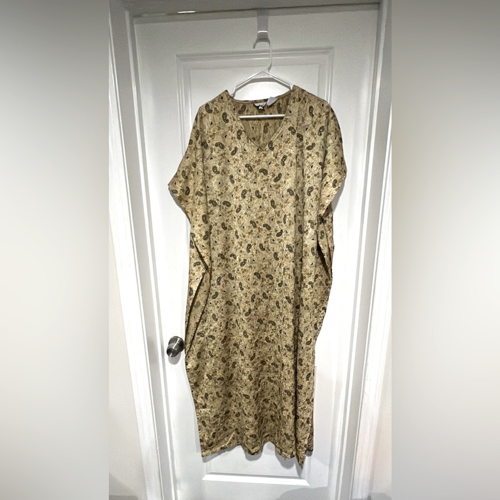 M154 // Vintage Miramax crinkle poly kaftan // OS